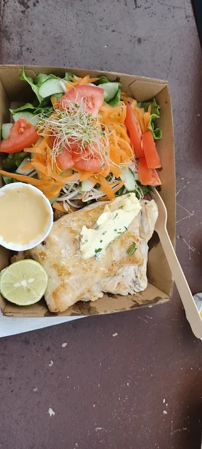 MOHEA Local Street Food, ambiance terrasse